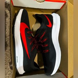 Nike quest shoes men’s size 10.5 never worn